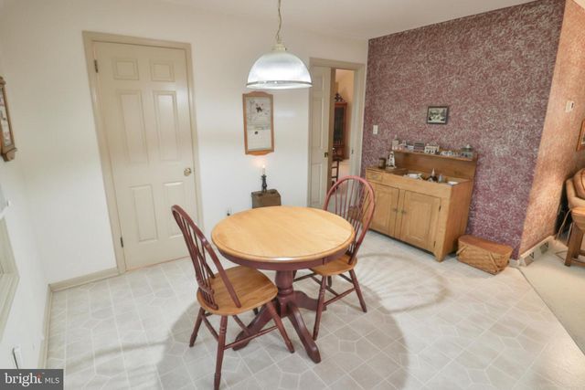 588 CROSSWINDS DR, Lititz, PA 17543