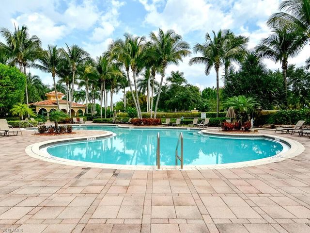 2605 Estrella CT PH-3, Naples, FL 34109