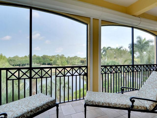 2605 Estrella CT PH-3, Naples, FL 34109