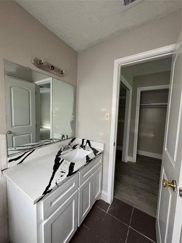 8100 Leonora Street K3, Houston, TX 77061