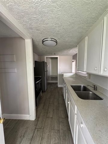 8100 Leonora Street K3, Houston, TX 77061