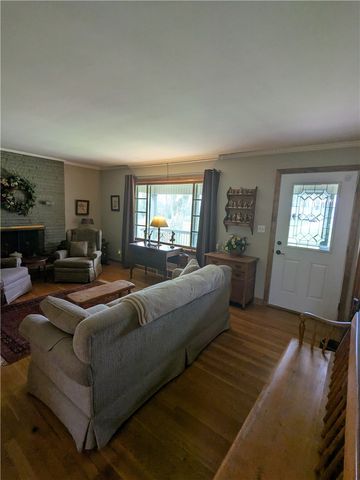 3106 Fernwood Ln, Neshannock Twp, PA 16105