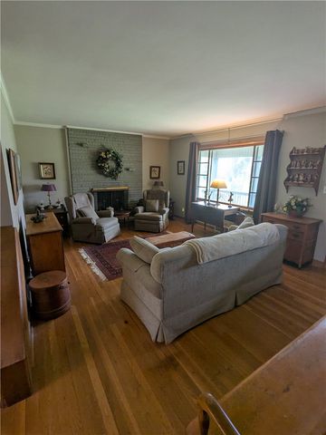 3106 Fernwood Ln, Neshannock Twp, PA 16105