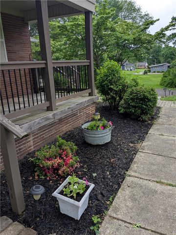 3106 Fernwood Ln, Neshannock Twp, PA 16105