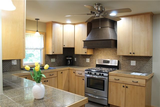 3106 Fernwood Ln, Neshannock Twp, PA 16105