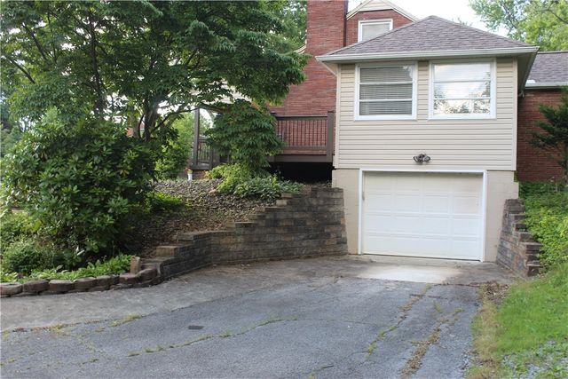 3106 Fernwood Ln, Neshannock Twp, PA 16105