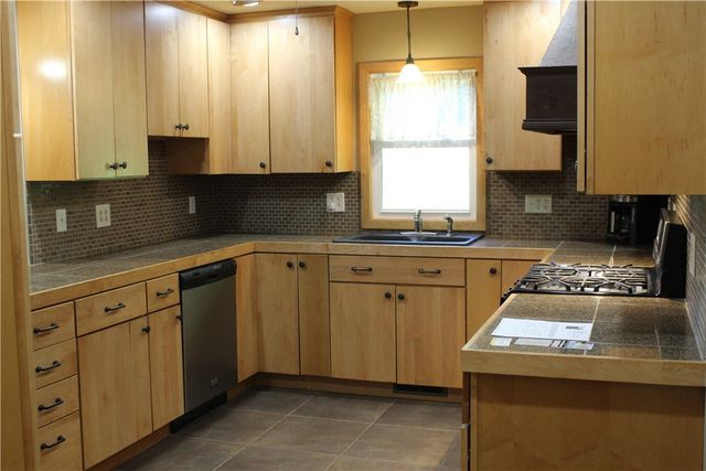 3106 Fernwood Ln, Neshannock Twp, PA 16105