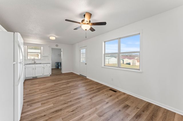 328 Deer Cir, Estill Springs, TN 37330
