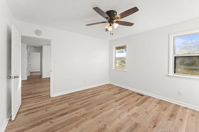 328 Deer Cir, Estill Springs, TN 37330