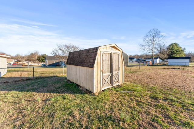 328 Deer Cir, Estill Springs, TN 37330