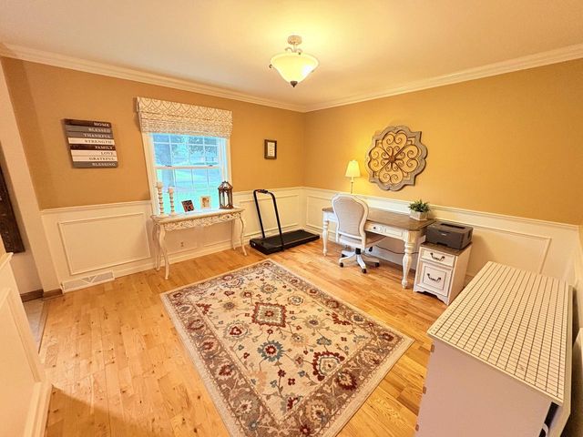 18400 Chevy Chase, Brookfield, WI 53045