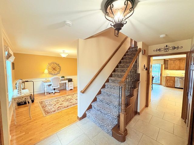 18400 Chevy Chase, Brookfield, WI 53045