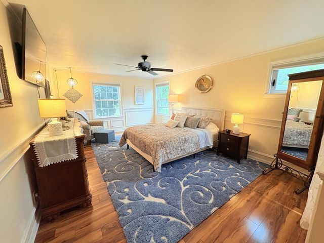 18400 Chevy Chase, Brookfield, WI 53045