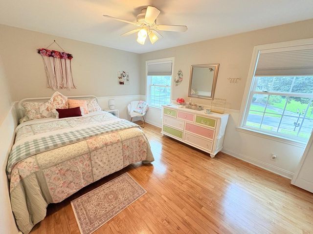 18400 Chevy Chase, Brookfield, WI 53045