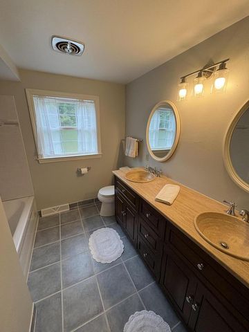 18400 Chevy Chase, Brookfield, WI 53045