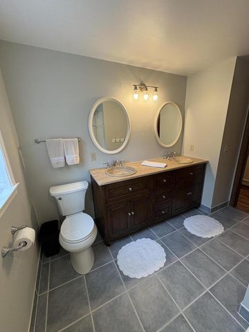 18400 Chevy Chase, Brookfield, WI 53045