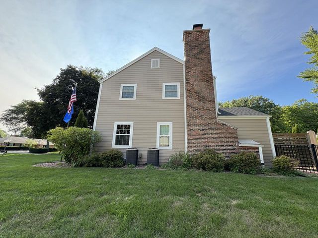 18400 Chevy Chase, Brookfield, WI 53045