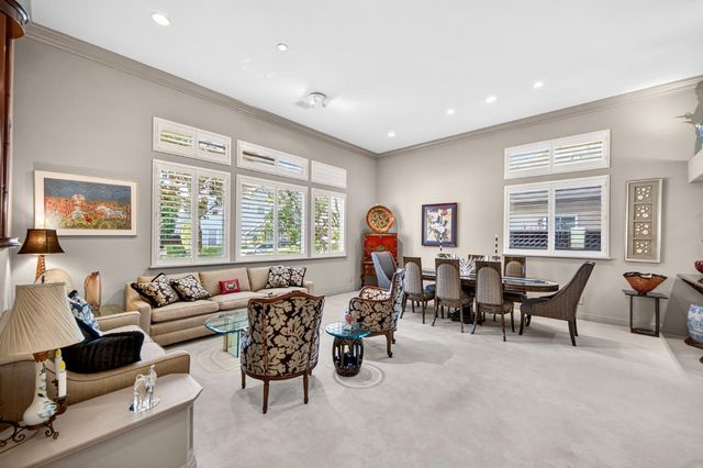 818 Sierra Oaks Vista Ln, Sacramento, CA 95864