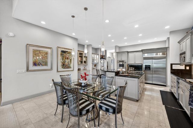 818 Sierra Oaks Vista Ln, Sacramento, CA 95864