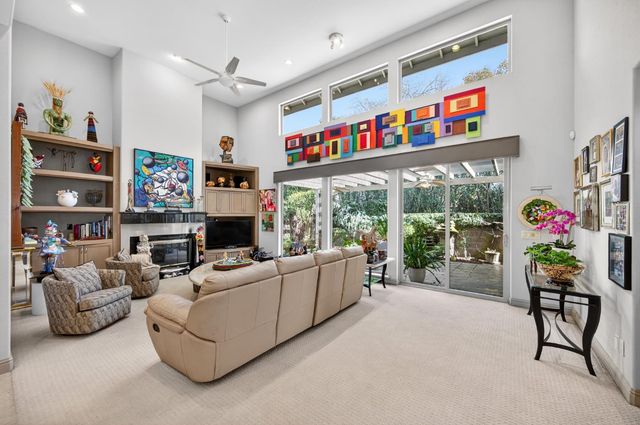 818 Sierra Oaks Vista Ln, Sacramento, CA 95864