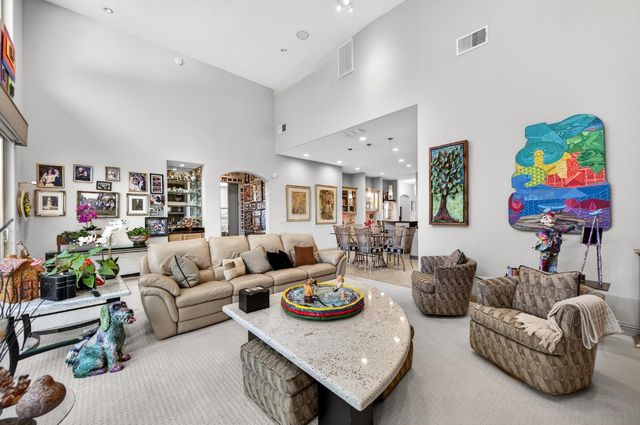 818 Sierra Oaks Vista Ln, Sacramento, CA 95864