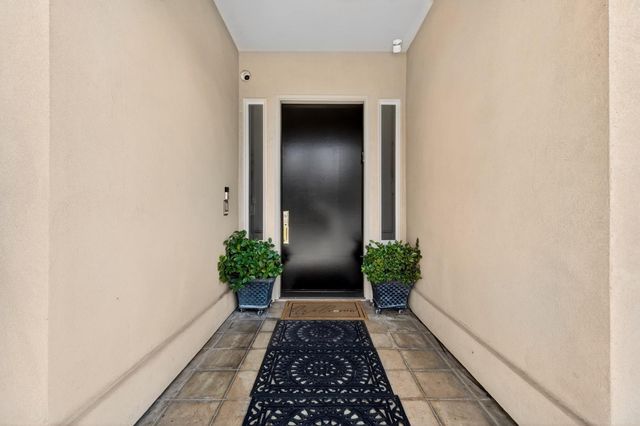 818 Sierra Oaks Vista Ln, Sacramento, CA 95864