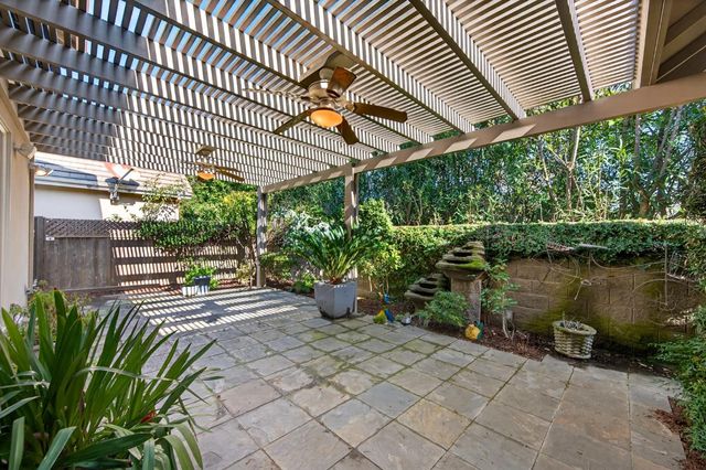 818 Sierra Oaks Vista Ln, Sacramento, CA 95864