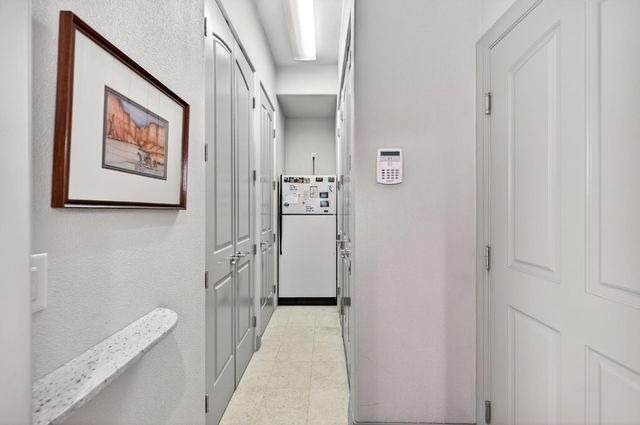 818 Sierra Oaks Vista Ln, Sacramento, CA 95864