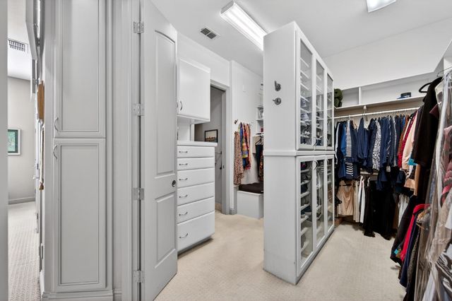 818 Sierra Oaks Vista Ln, Sacramento, CA 95864