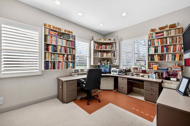 818 Sierra Oaks Vista Ln, Sacramento, CA 95864