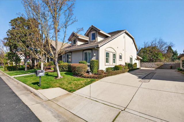 818 Sierra Oaks Vista Ln, Sacramento, CA 95864