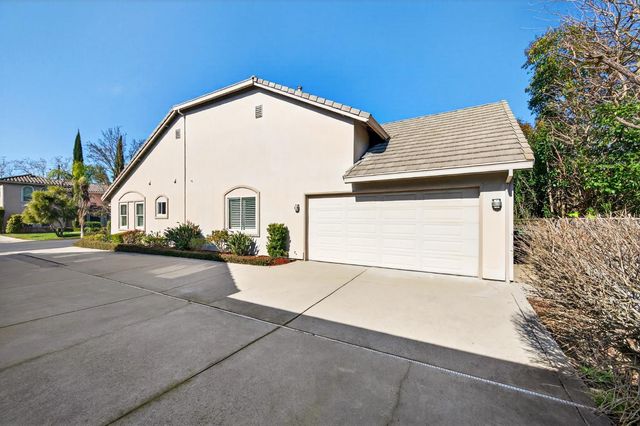 818 Sierra Oaks Vista Ln, Sacramento, CA 95864