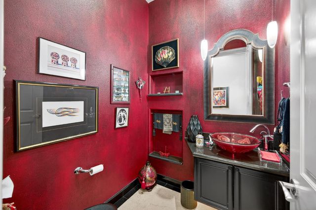 818 Sierra Oaks Vista Ln, Sacramento, CA 95864