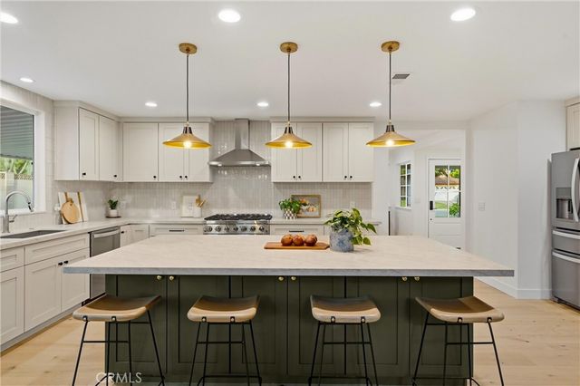 2776 N Beechwood, Orange, CA 92865