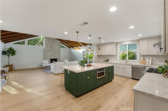 2776 N Beechwood, Orange, CA 92865