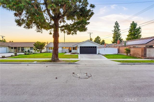2776 N Beechwood, Orange, CA 92865