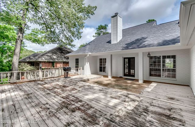 434 Autumn Creek Drive, Ridgeland, MS 39157