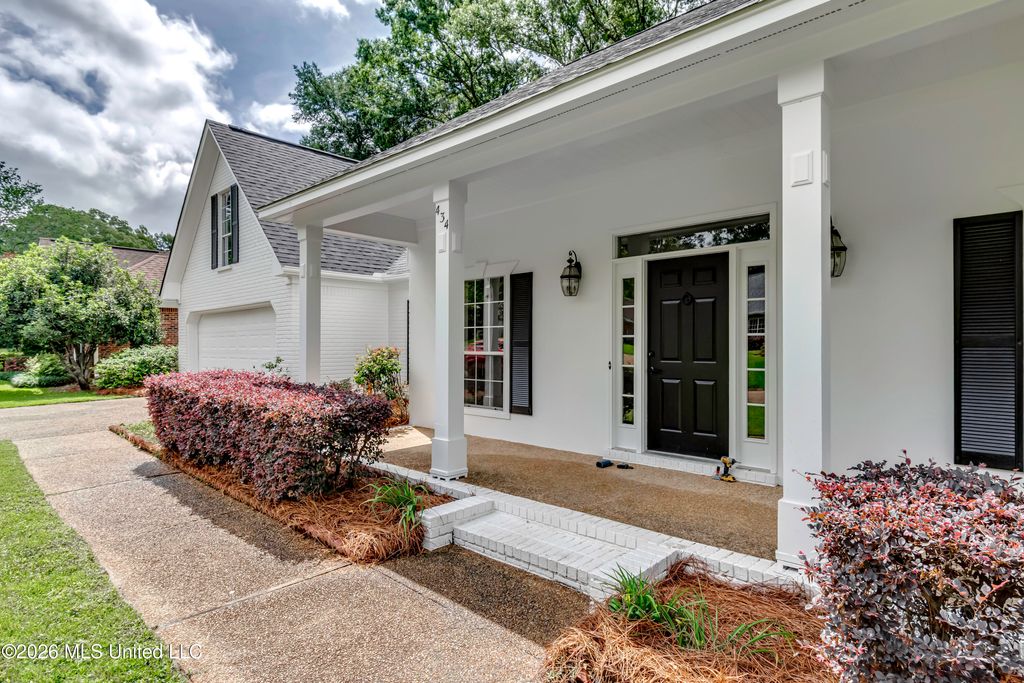 434 Autumn Creek Drive, Ridgeland, MS 39157