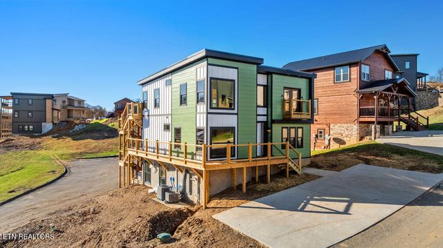 737 Bullwinkle Way, Sevierville, TN 37862