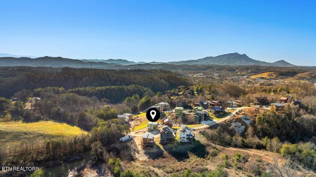 737 Bullwinkle Way, Sevierville, TN 37862