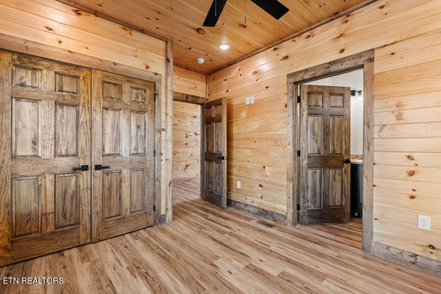 737 Bullwinkle Way, Sevierville, TN 37862