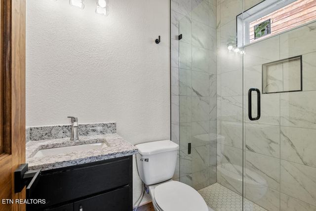 737 Bullwinkle Way, Sevierville, TN 37862