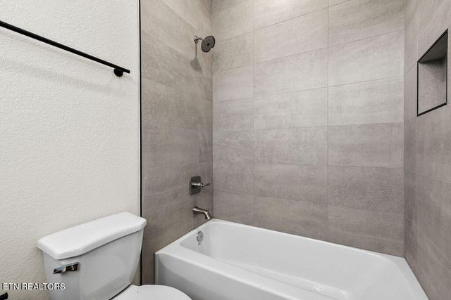 737 Bullwinkle Way, Sevierville, TN 37862