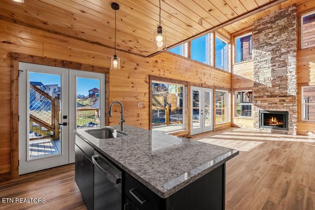 737 Bullwinkle Way, Sevierville, TN 37862