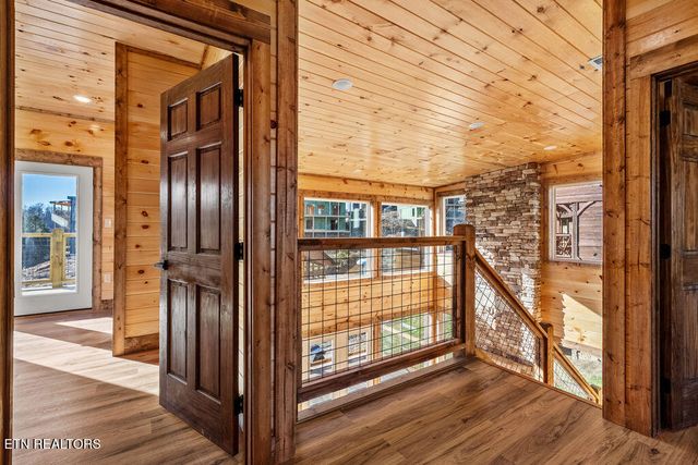 737 Bullwinkle Way, Sevierville, TN 37862