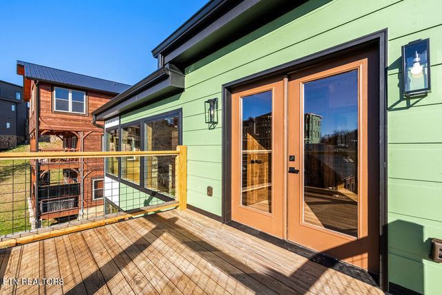 737 Bullwinkle Way, Sevierville, TN 37862