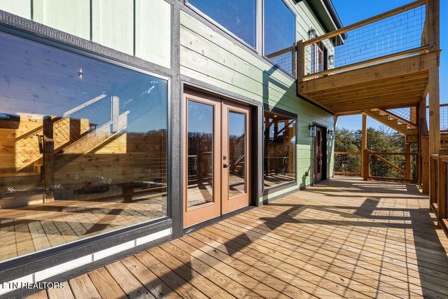 737 Bullwinkle Way, Sevierville, TN 37862