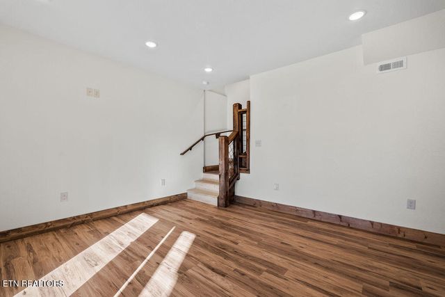 737 Bullwinkle Way, Sevierville, TN 37862