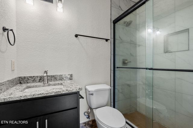 737 Bullwinkle Way, Sevierville, TN 37862