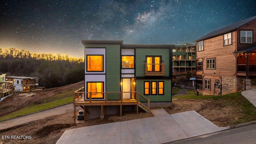 737 Bullwinkle Way, Sevierville, TN 37862